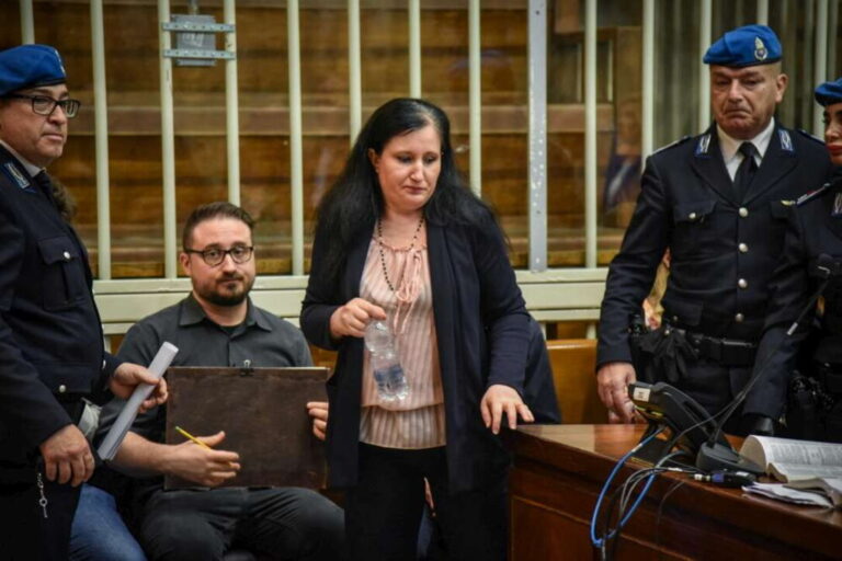 alessia pifferi condannata all'ergastolo per l'omicio della figlia neonata lasciata morire di stenti