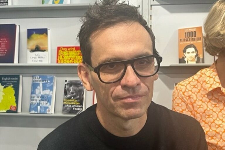 Nicola Lagioia a Francoforte: Una Voce Contro l'Impegno Civico degli Scrittori