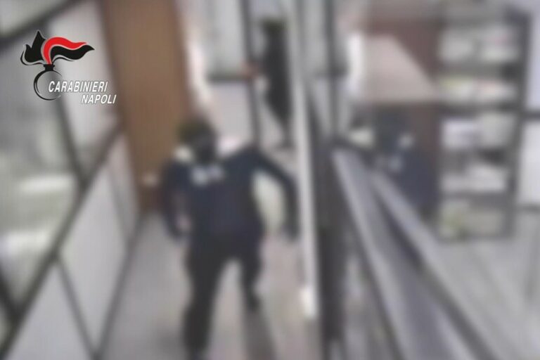 Il Colpo da 3 Milioni: Catturati i Membri della "Banda del Buco"