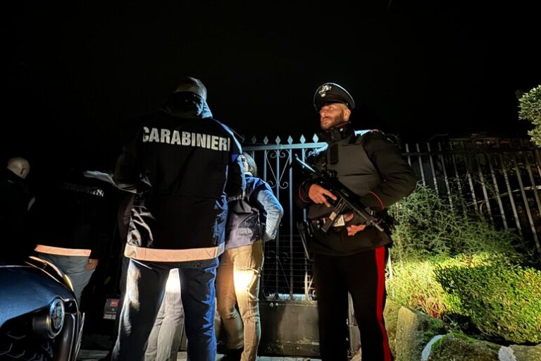 Intrighi e Droga a Rebibbia: Scandalo nel Carcere Romano con 32 Arresti