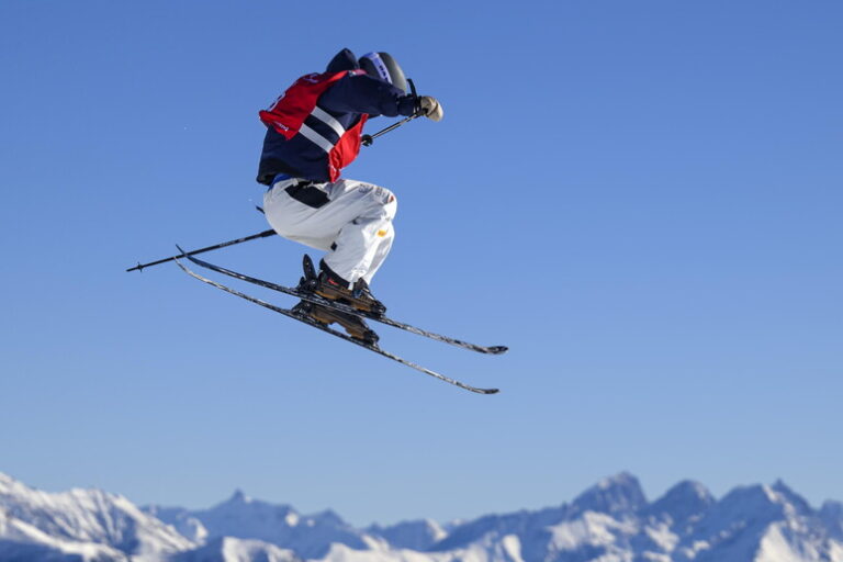 Flora Tabanelli trionfa in Canada: una vittoria storica nello Slopestyle!