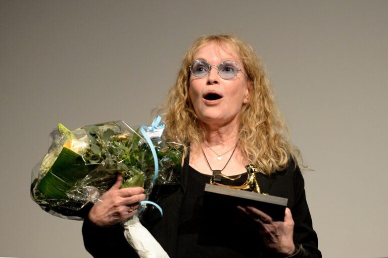 Mia Farrow: 80 Anni di Luci, Ombre e Rivoluzioni Personali
