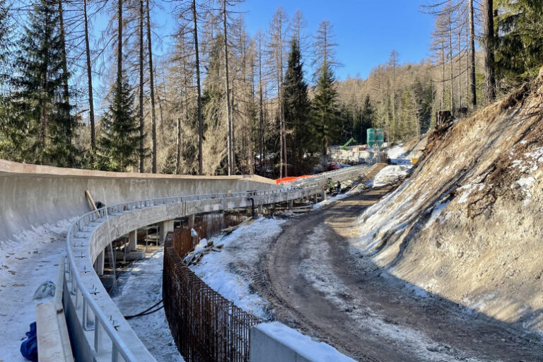 Mistero sulla Pista da Bob di Cortina: Sabotaggio o Incidente Fortuito?