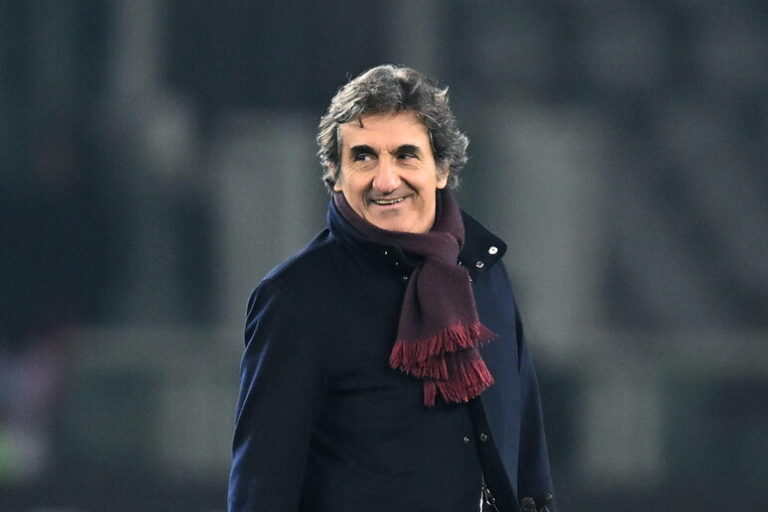 Passione e Protesta: Il Presidente del Torino Visita la Squadra tra le Ombre della Contestazione