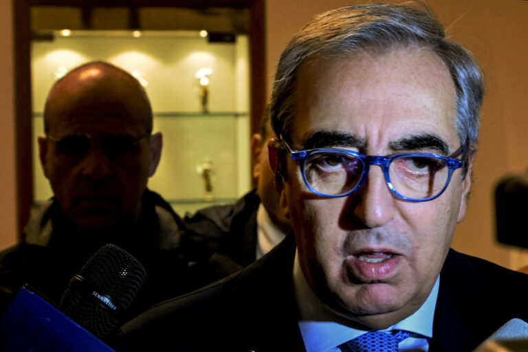 Scacco al Caos: Il Nuovo Piano di Gasparri per la Sicurezza Nazionale