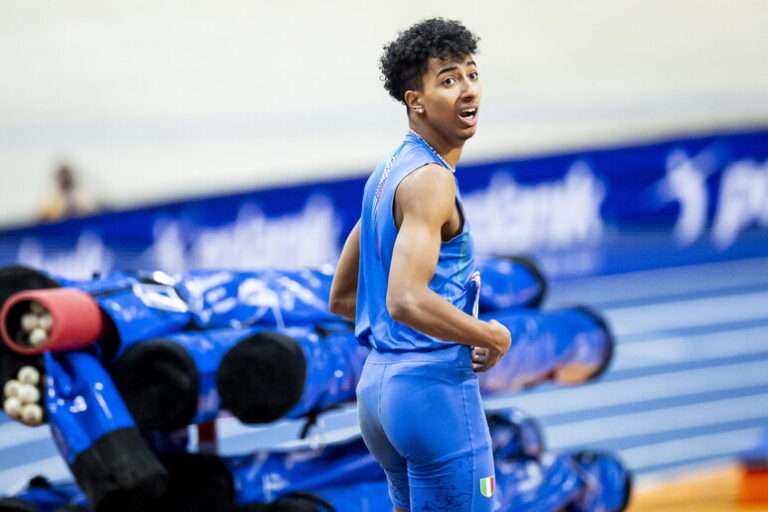 Gli Azzurri Volano a Nanchino: Speranze e Sfide ai Mondiali Indoor di Atletica