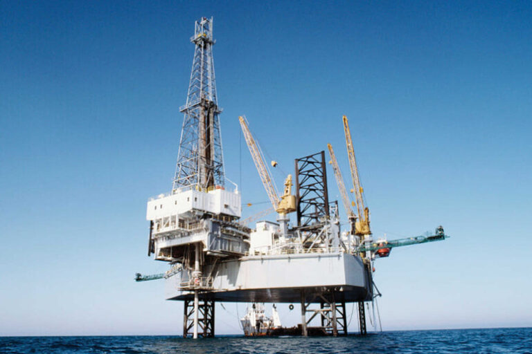 Il Petrolio in Caduta Libera: Brent a 70,1 Dollari!