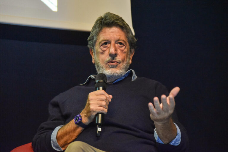 Ombre sulla Medicina: Quattro Medici a Processo per la Morte di un Giornalista