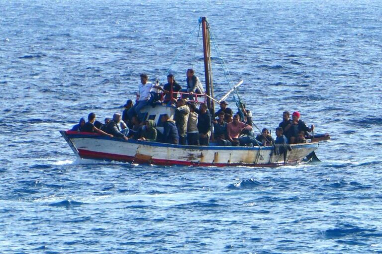 Tragedia nel Canale di Sicilia: la disperata ricerca di 40 vite tra le onde