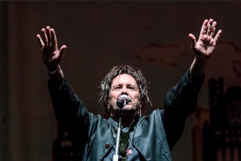 Enzo Avitabile: Un Concerto per la Pace che Sfida le Guerre del Mondo