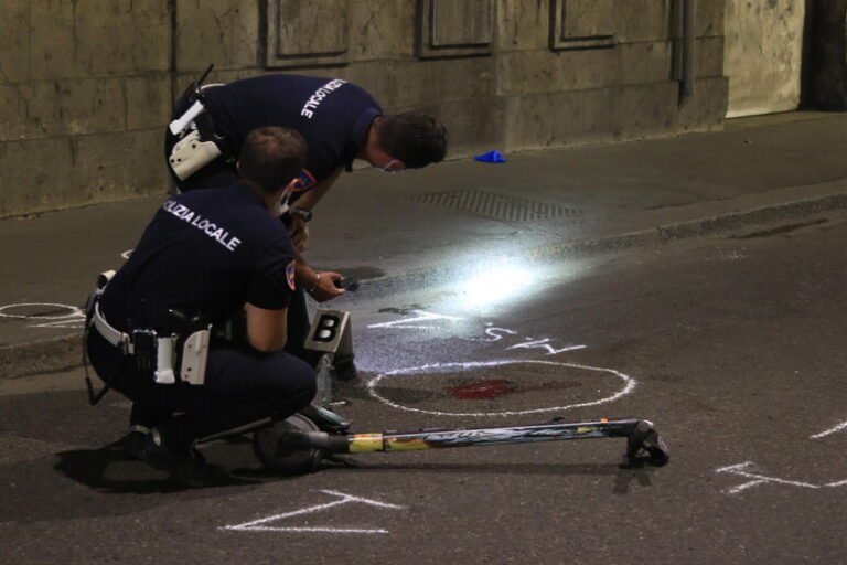 Monopattino vs Bus: Notte da Incubo per un Adolescente a Milano