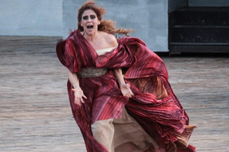 Quando il teatro incrocia le stelle: Elisabetta Pozzi e l'Eschilo d'oro